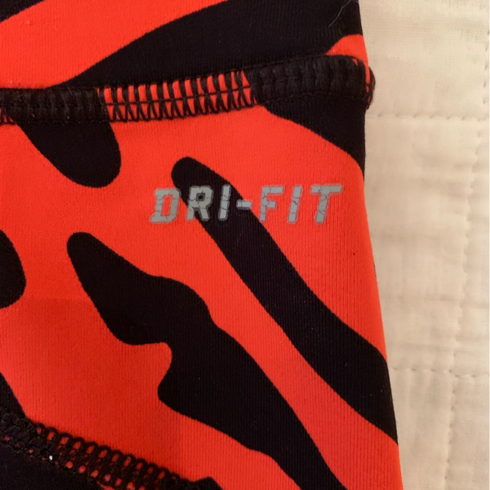 🔥SALE🔥NIKE❤️EPIC LUXE PALM PRINT CAPRI LEGGINGS🔥NWOT! EXCELLENT CONDITION! - Picture 7 of 8